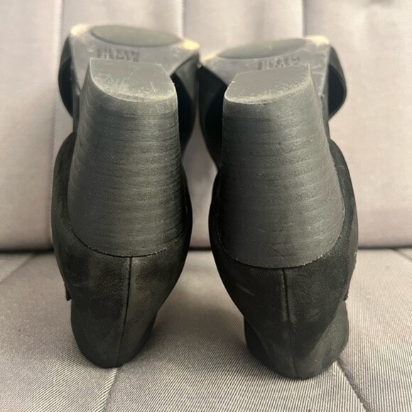 Eileen Fisher Iris Cutout Leather Heel Sandals - Picture 9 of 9